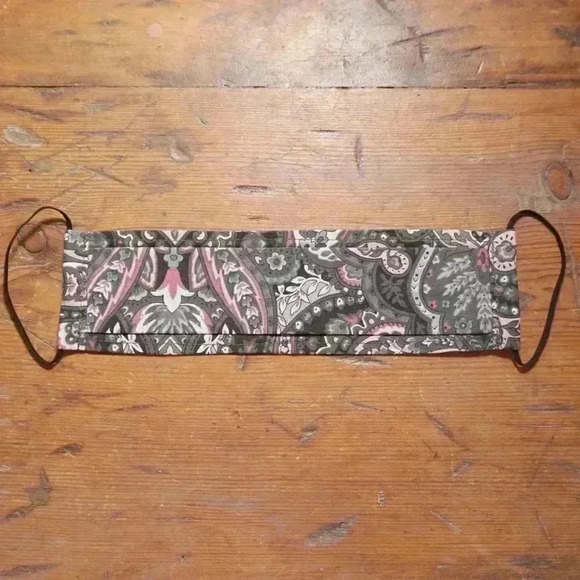 Handmade Paidley Face Mask NEW - Picture 1 of 3